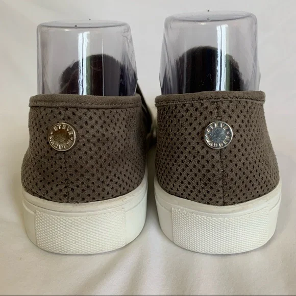 Steve Madden Zarayy Slip-On Sneakers Perforated, size 6, dark gray w/ olive tone - Picture 8 of 16